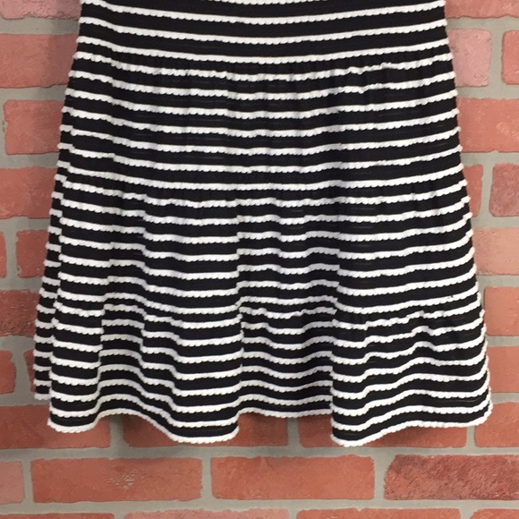 Max Studio Tiered Textured Jersey Dress - Picture 4 of 7